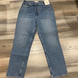 Abercrombie 90s Straight Ultra High Rise Jeans